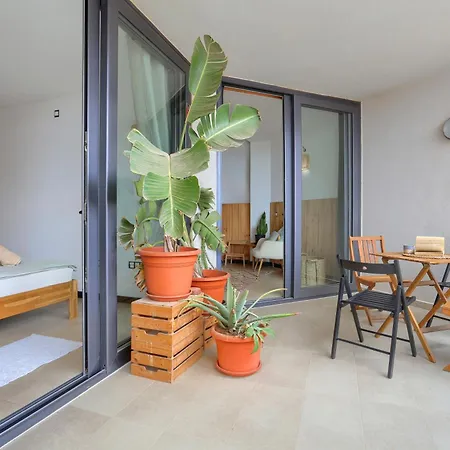 Casa Del Mar Beachfront With Pool & Ocean Views דירה *